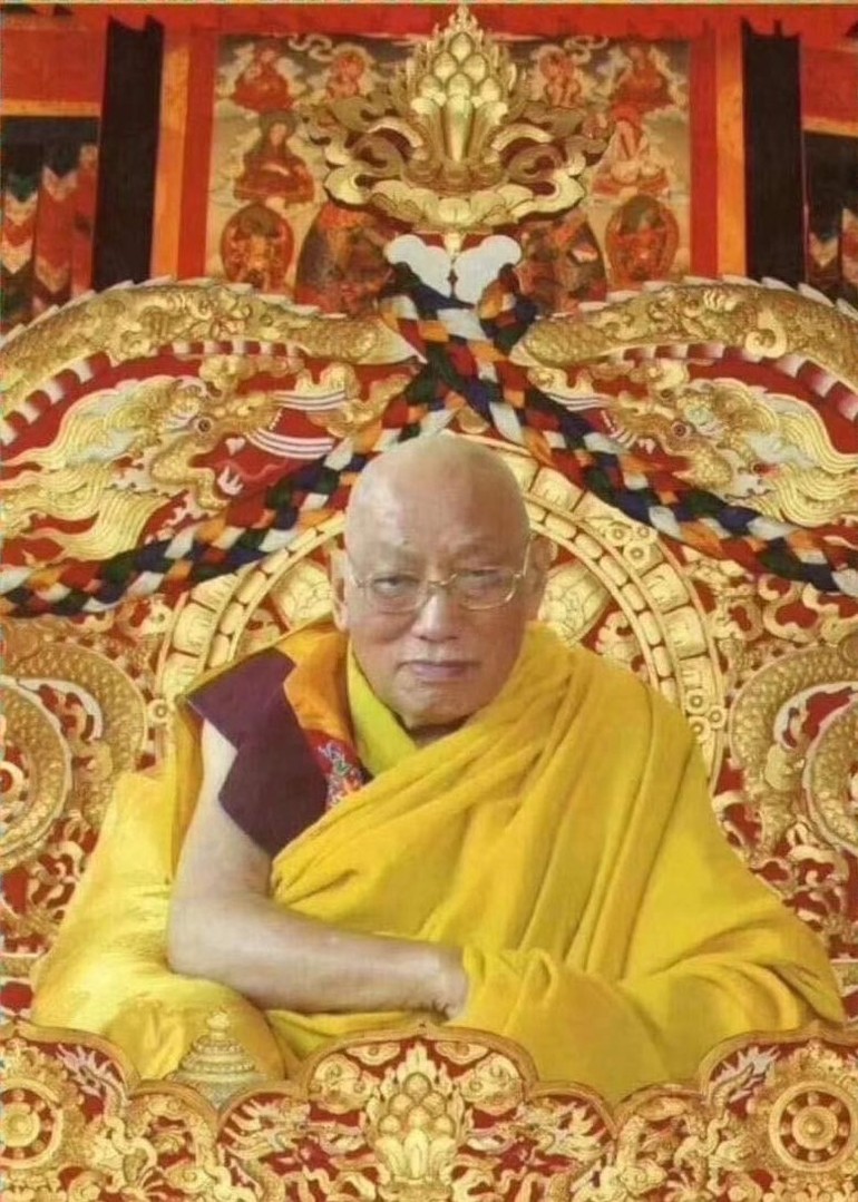 Trưởng lão Chabje Thrizur Tenzin Doendrup, vị Je Khenpo thứ 68 của Phật giáo Bhutan
